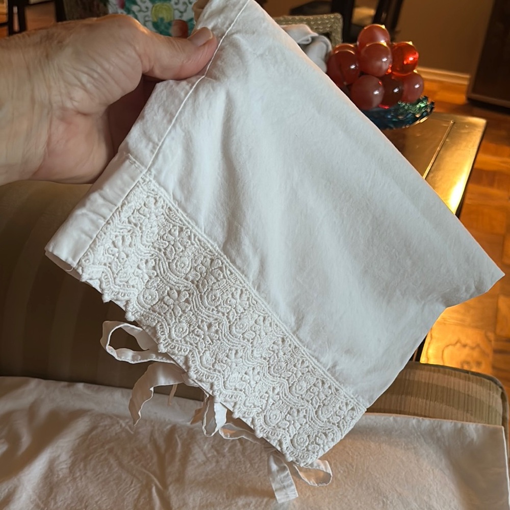 2 White Beautiful Trim Pillowcase - Picture 3 of 7